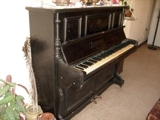 Piano vertical clavijero perfecto estado madera alemán negro usado