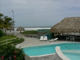 Piscina_y_mar_-_arriba_thumb