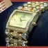 Luxuoso relógio de Senhora com banho de Ouro 23K.
