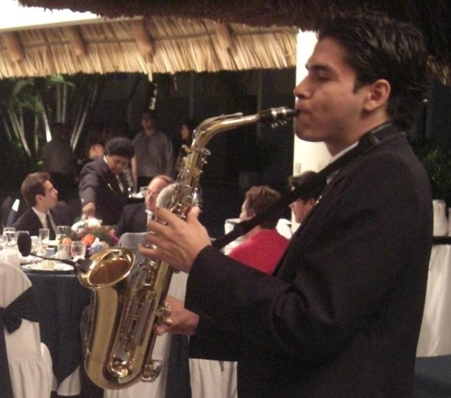 Saxofonista El Salvador, eventos, bodas, cumpleaños, cenas
