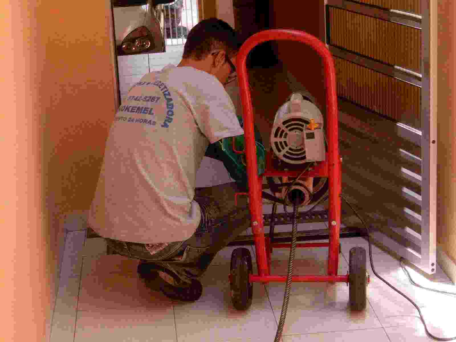 Hidrokemel Desentupidora e Dedetizadora 11 3742-5287
