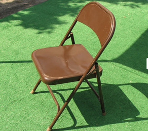 Folding_metal_chair2