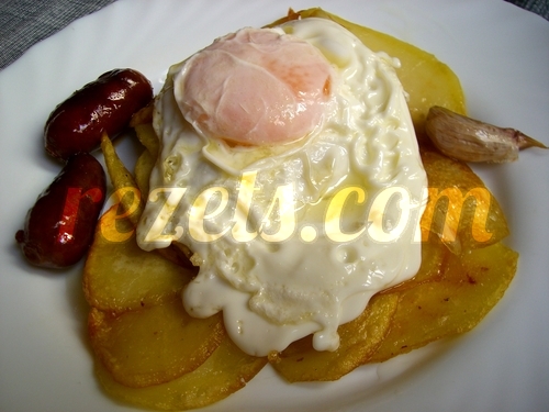 receta de patatas al montón con huevo y chorizo por inma