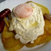 Patatas-al-monton-con-huevo-y-chorizo