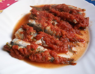 Sardinas al horno con tomate