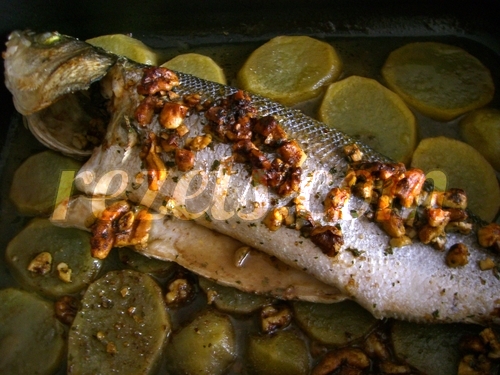 receta de lubina al horno con patatas y nueces por arctarus