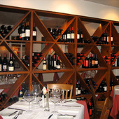 Thumb_hudsons-on-the-bend-interior