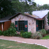 Thumb_hudsons-on-the-bend-exterior