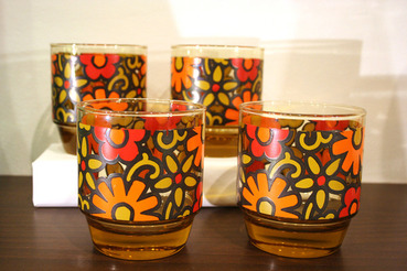 Amber Glass with Floral Pattern, set of 4