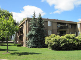 Lakeside Village, apartments in Clinton Township, MI