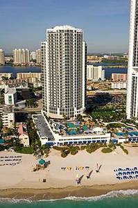 Trump International Beach Resort