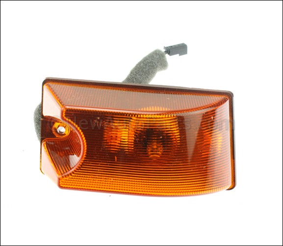 15060523 Деталь ROOF MARKER LAMP, LEFT