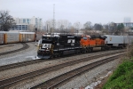 NS 8839 (C40-9) With BNSF 6758 ( ES44)