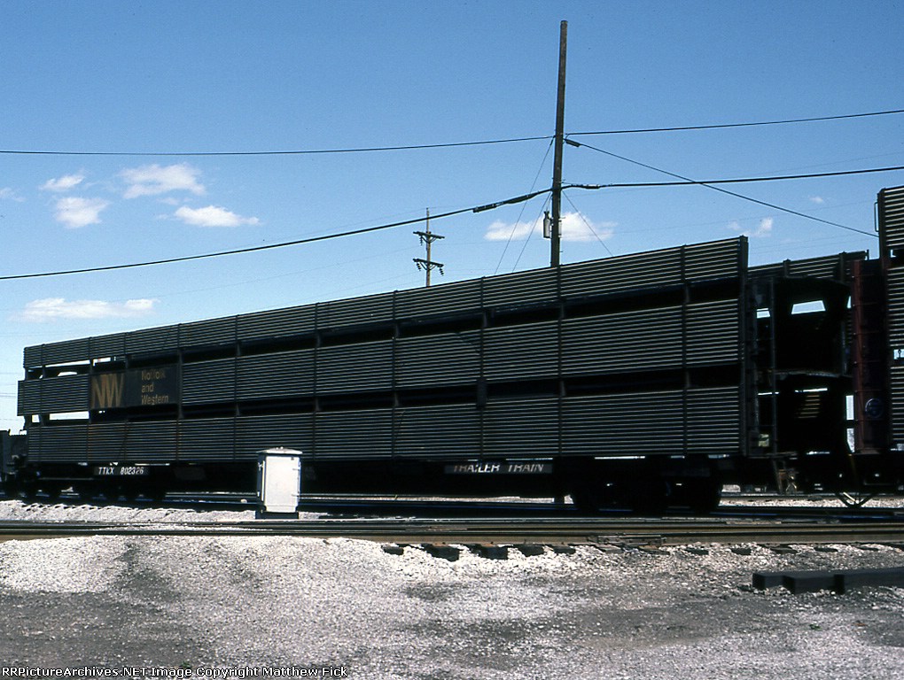 TTKX 802326 [N&W autorack]