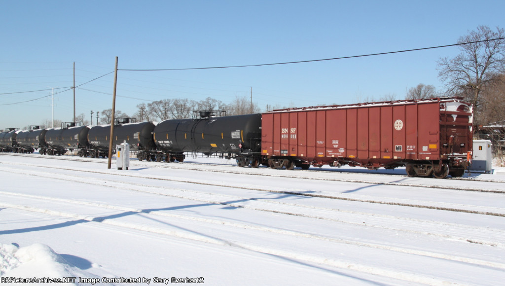 BNSF 808011 - Oil Buffer Car