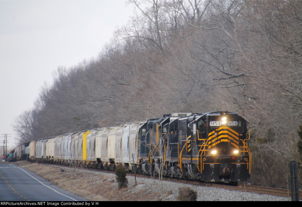 W&W power leading on Conrail train WPMI-21 