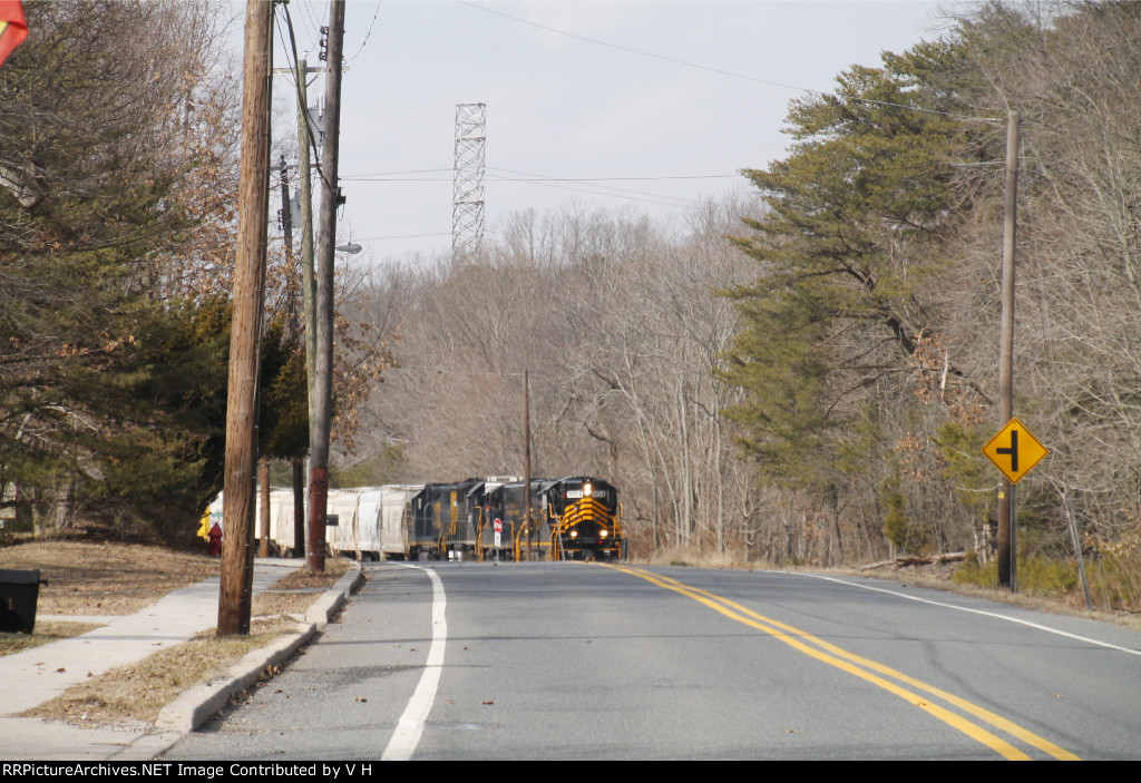 W&W power leading on Conrail train WPMI-21 