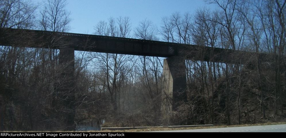 Ex-RI bridge over Moreau Creek