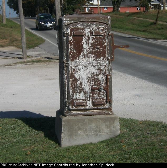 Former crossing signal relay case, looking east