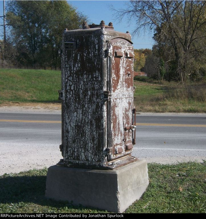 Former crossing relay case, looking south