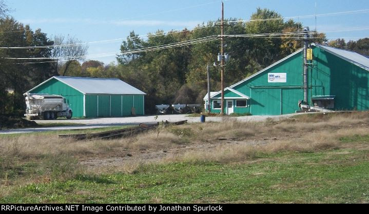 Ex-RI rails and right of way, looking northwest