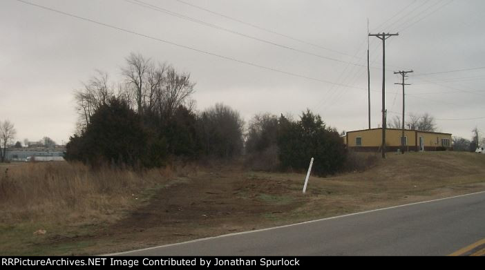 Ex-RI ROW, looking east at MO Hwy 87