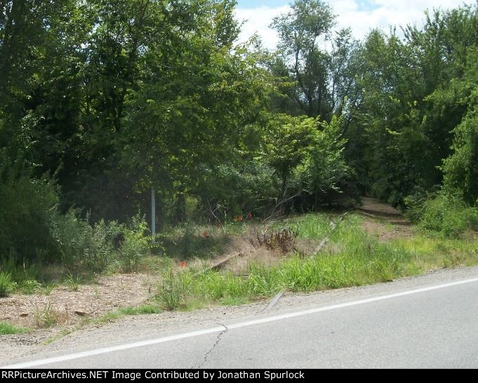 Ex-RI right of way looking west, 7-29-2014