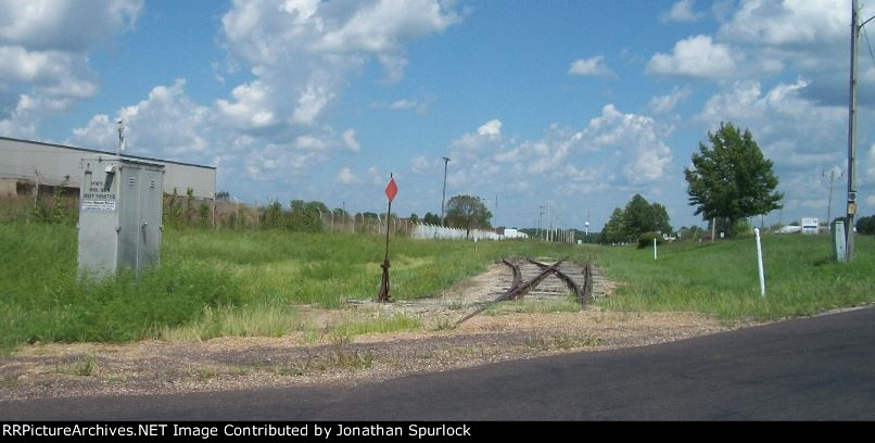 Ex-RI ROW, looking east at MO Highway Y