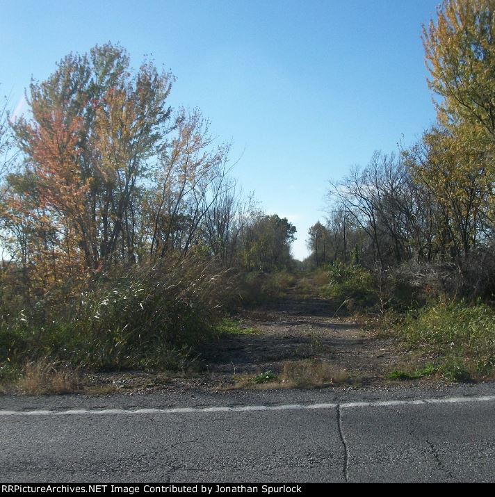 Ex-RI ROW, looking west