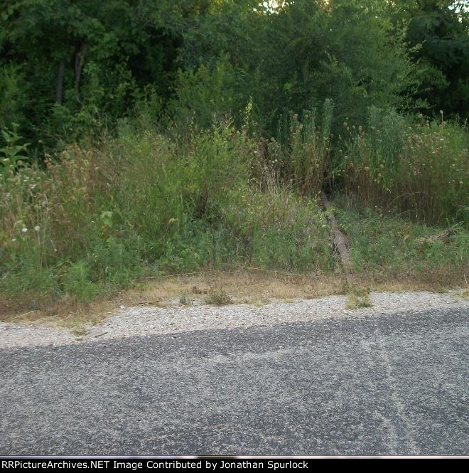 Ex-RI ROW crossing MO hwy MM, looking west