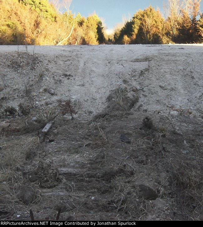 Ex-RI ROW, looking east at fill making Idel Road