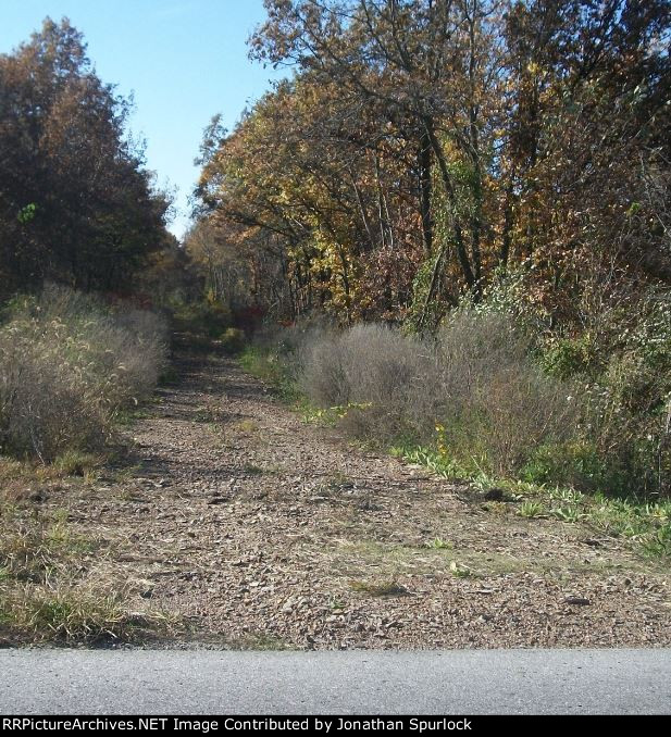 Ex-RI ROW, looking west, MO Hwy WW,