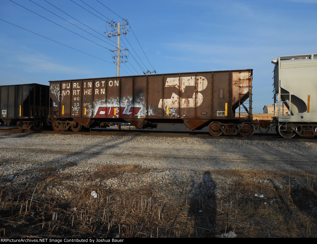 WC 33016 Along a Manifest