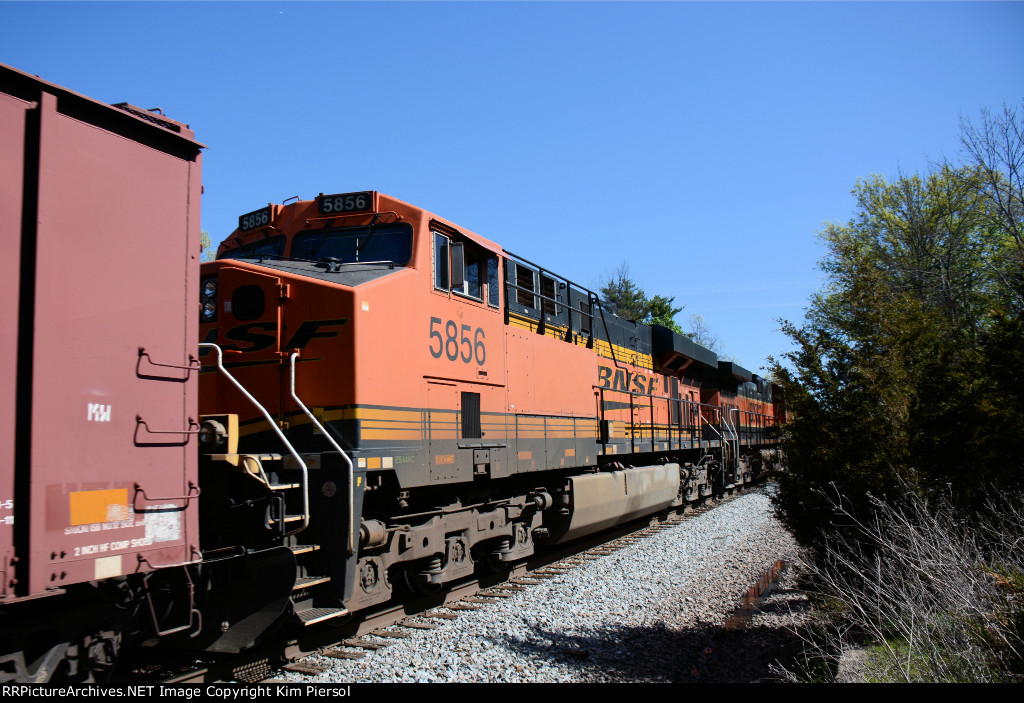 BNSF 5856