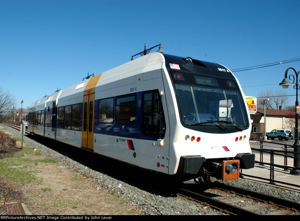 NJT RL DLV at Palmyra Station-heading northbound