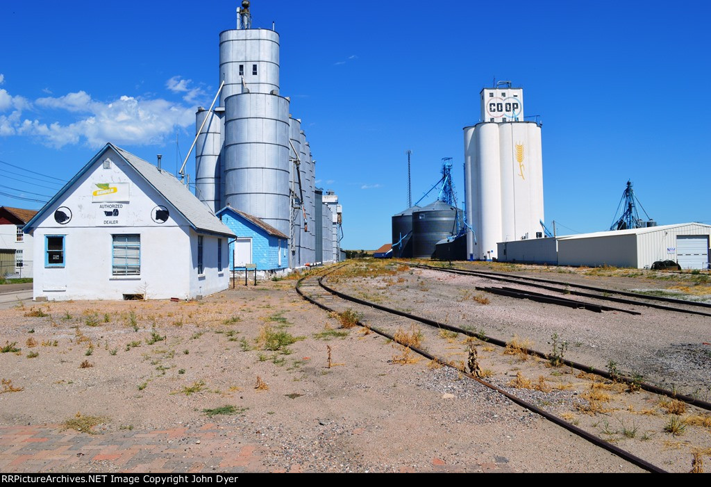Rail service to the grain elevators 