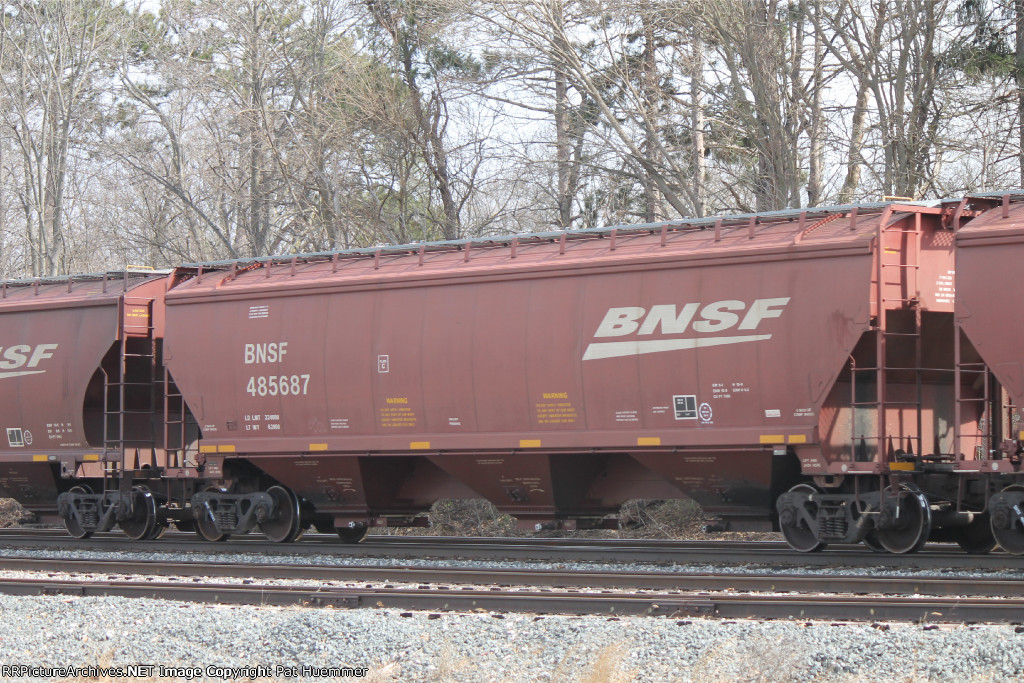 BNSF 485687