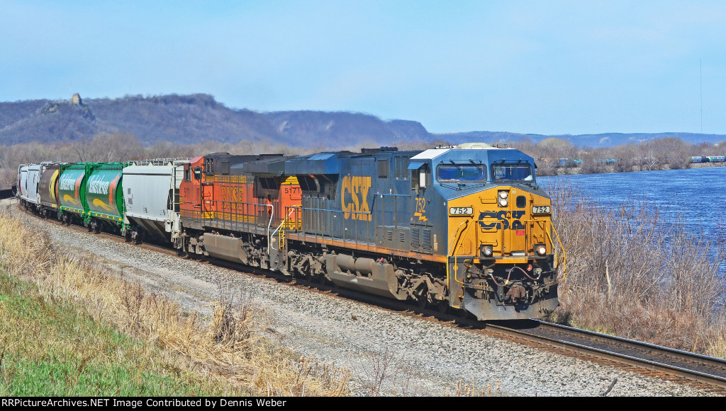 CSX 752,  CP's   River  Sub.