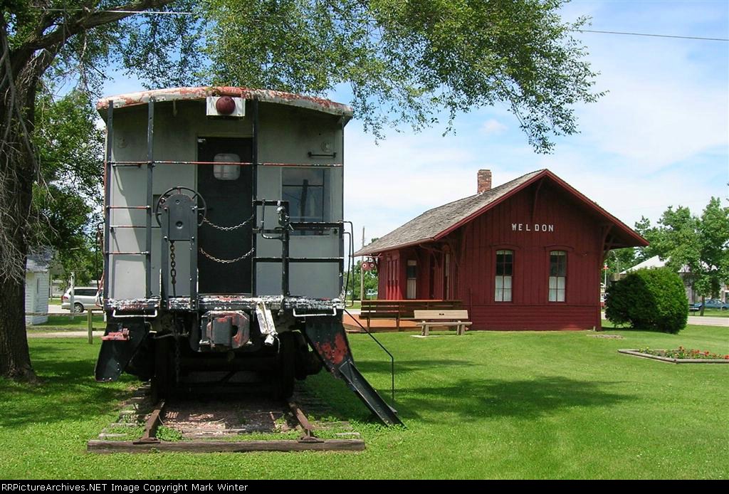 Sation and display caboose