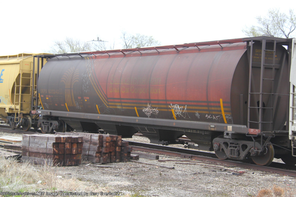 SKPX 625240 - Saskatchewan Grain Car Corp