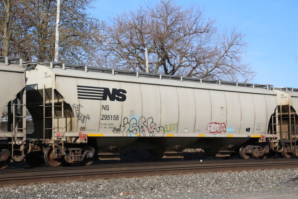 NS 295158