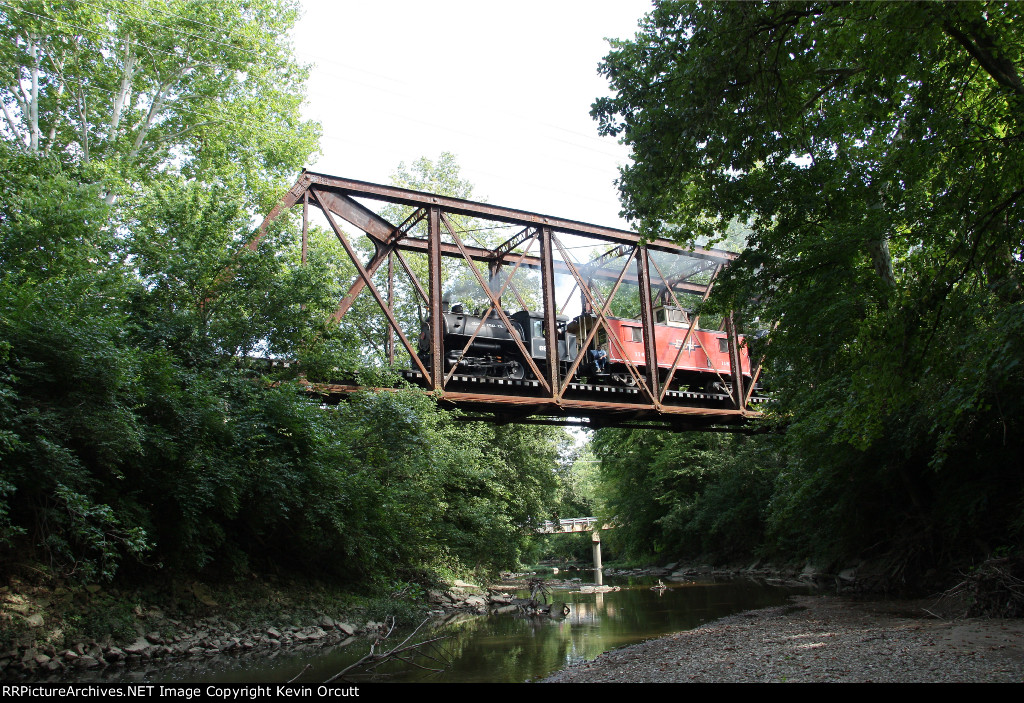 Jeddo Coal Co. #85 crossing the Turtle Creek