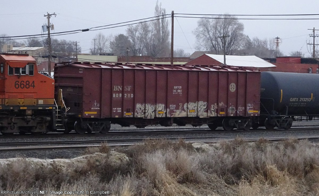 BNSF 808210 - buffer car