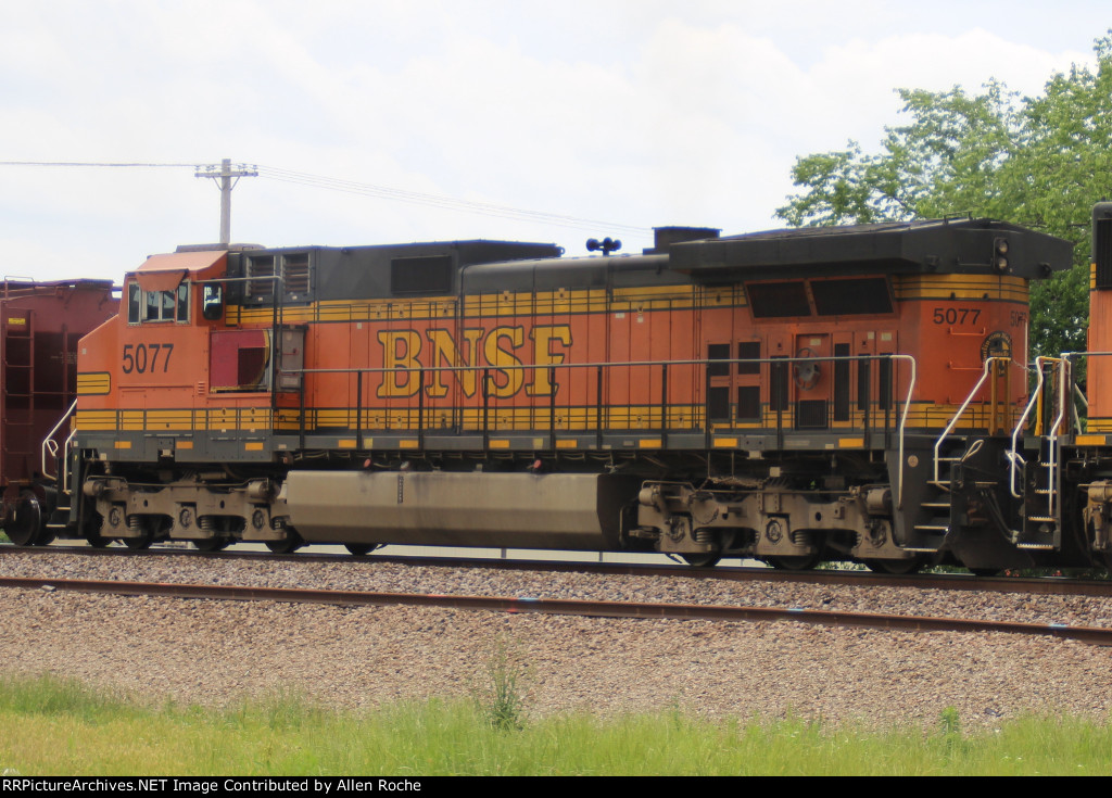 BNSF 5077