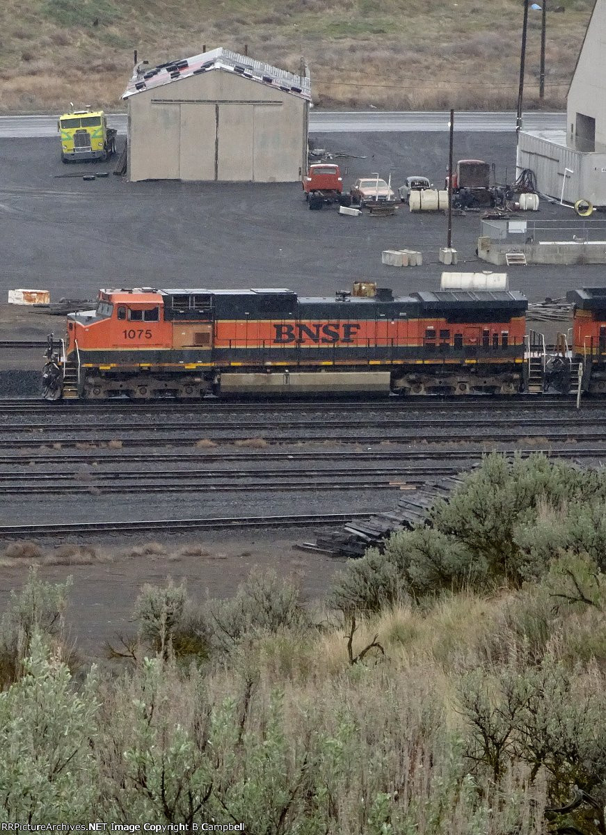 BNSF 1075