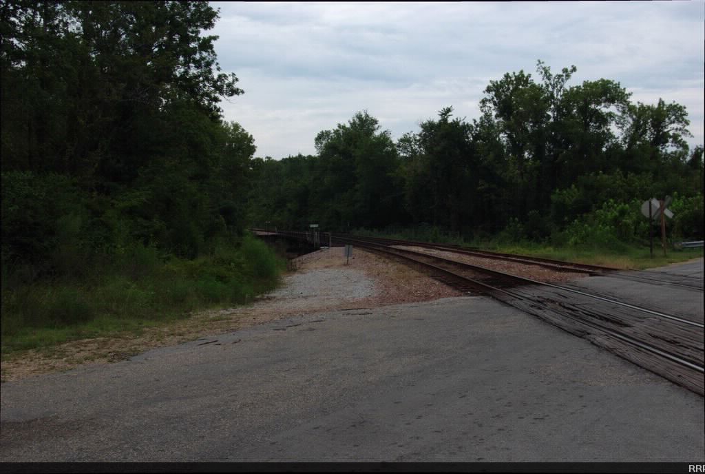 BNSF main, looking south ( towards the diamond )