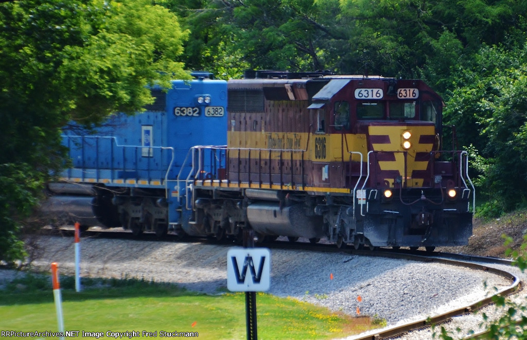 WE 6316 pulls out onto the Wheeling main.