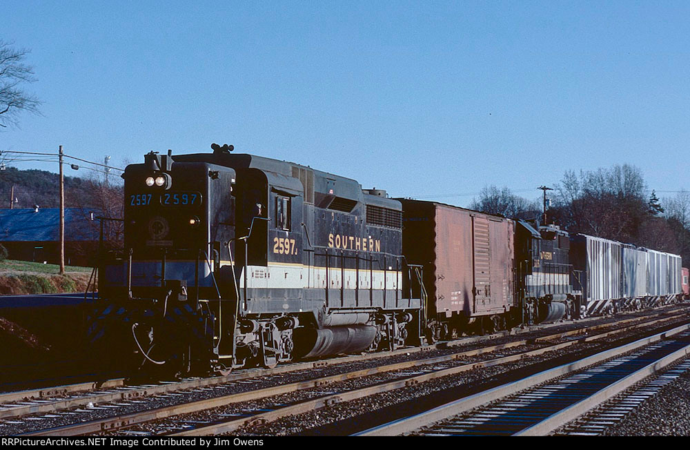 SOU 2597 prepare to leave Blacksburg for Shelby.