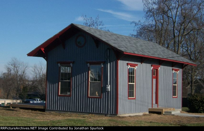 Ex-Alton depot, west side,
