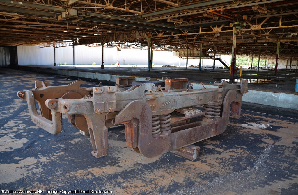 There are 2 trucks that look far more ready than this one, they appear to be the same kind.